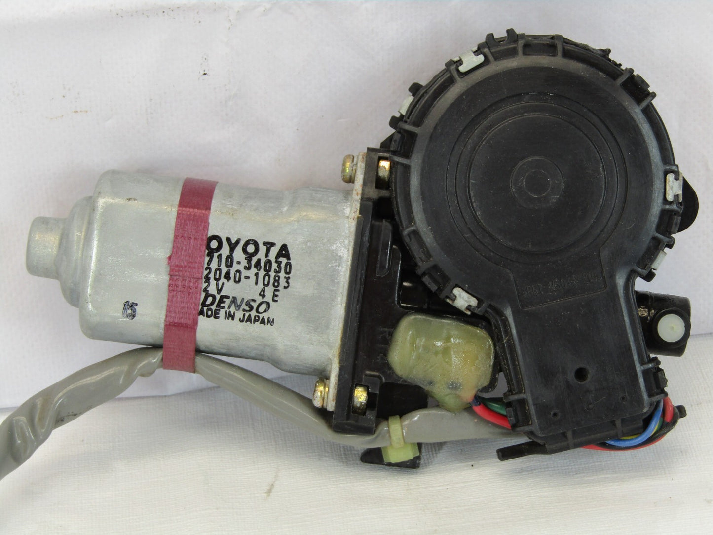 2001-2007 Toyota Sequoia Front Right Power Window Motor 85710-34030 OEM