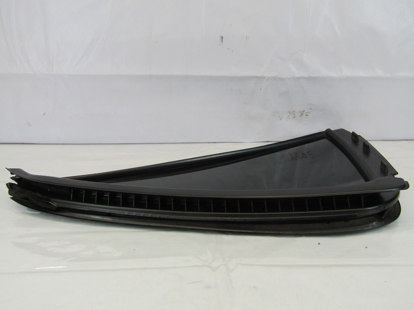 2001-2007 Toyota Sequoia Rear Left Side Window Vent Glass Quarter Panel OEM