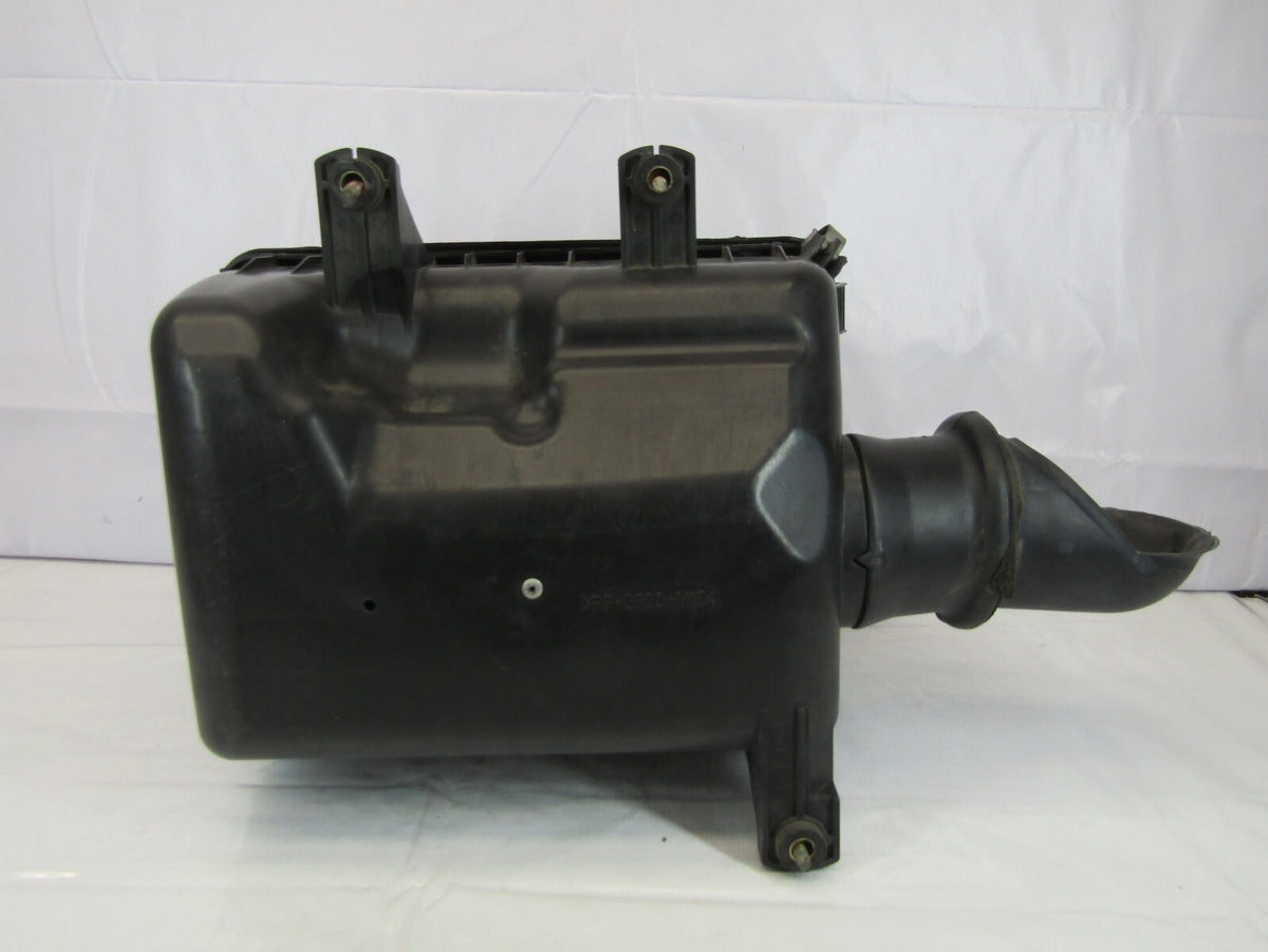 2001-2004 Toyota Sequoia Air Filter Cleaner 17705-0F011 Cover OEM 17705-0F011