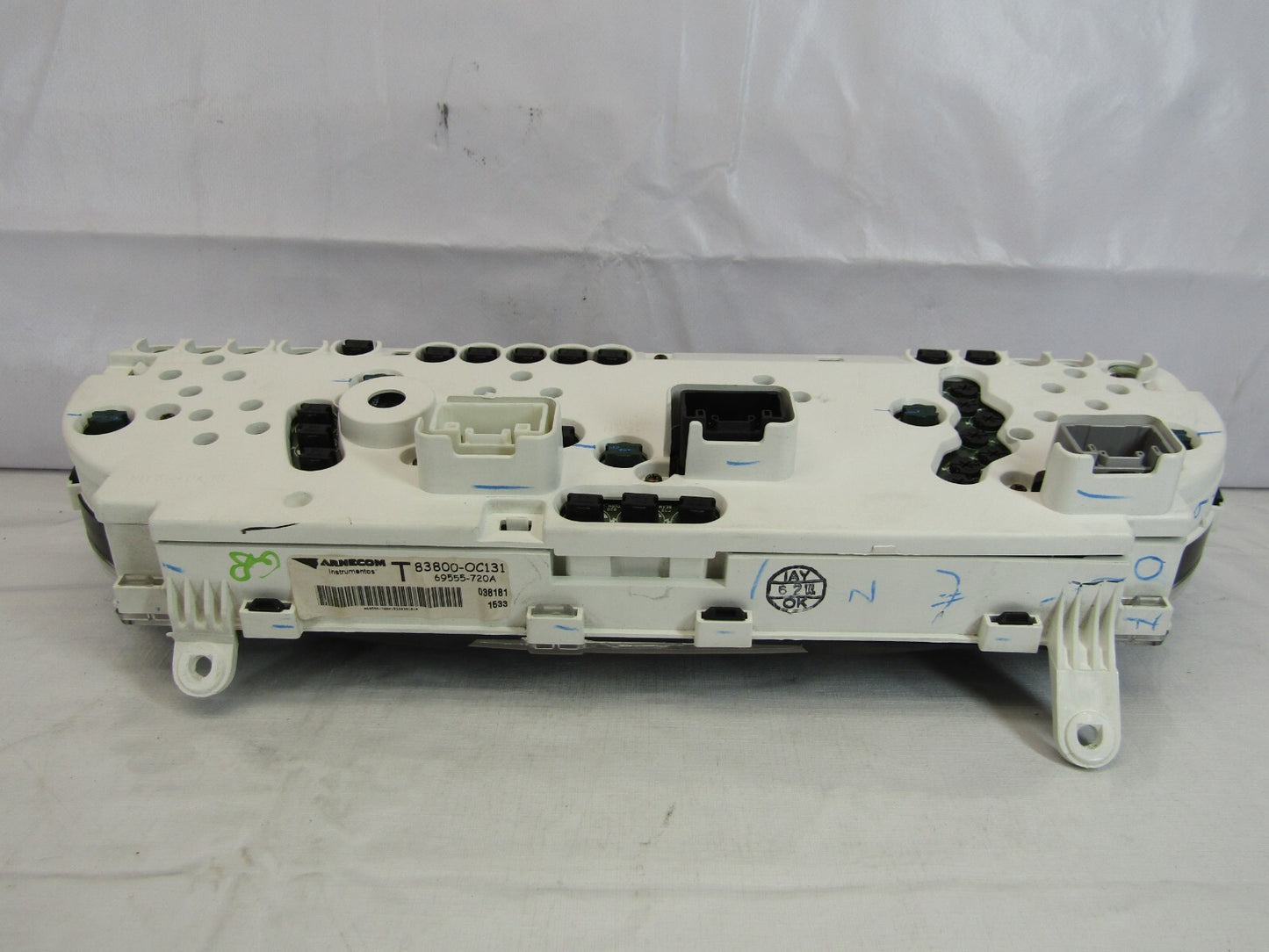 2001-2004 Toyota Sequoia Speedometer Instrument Cluster 83800-0C131 250K Miles
