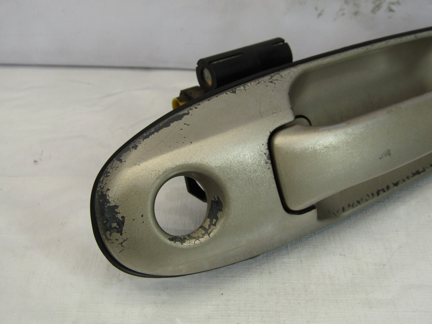 2001-2007 Toyota Sequoia Right Front Exterior Door Handle Assembly OEM