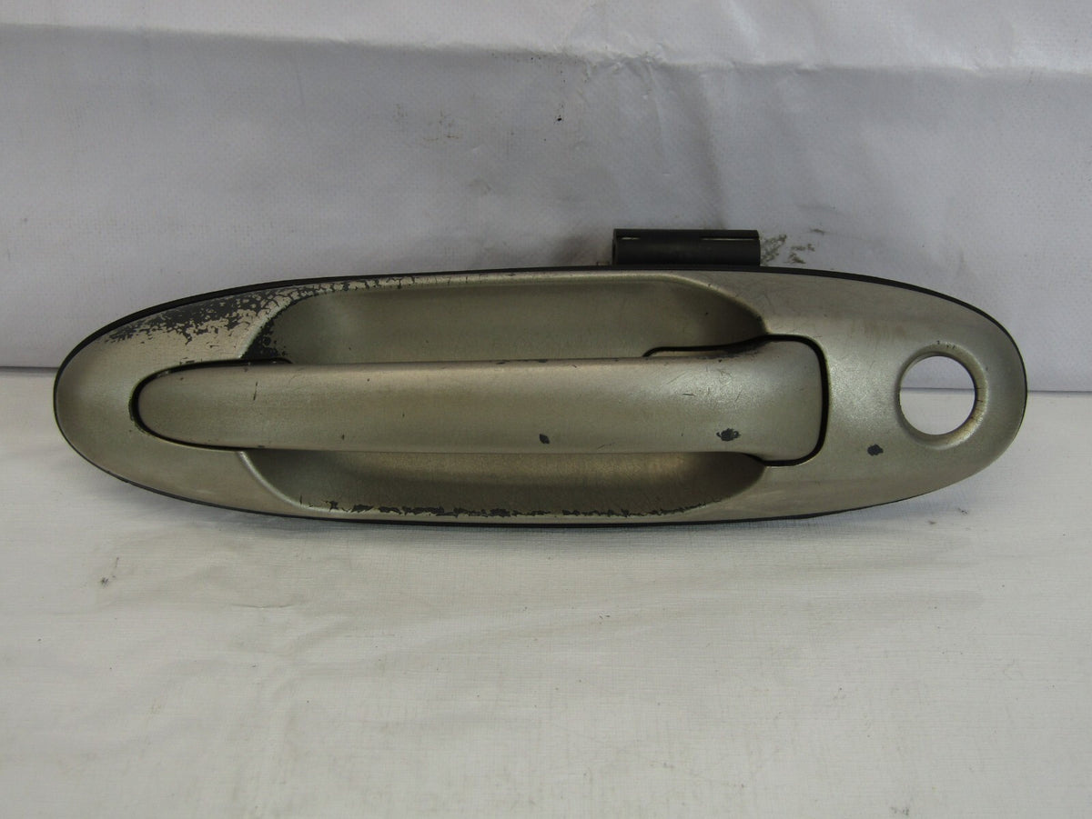 2001-2007 Toyota Sequoia Front Left Exterior Door Handle Assembly 69220-34050