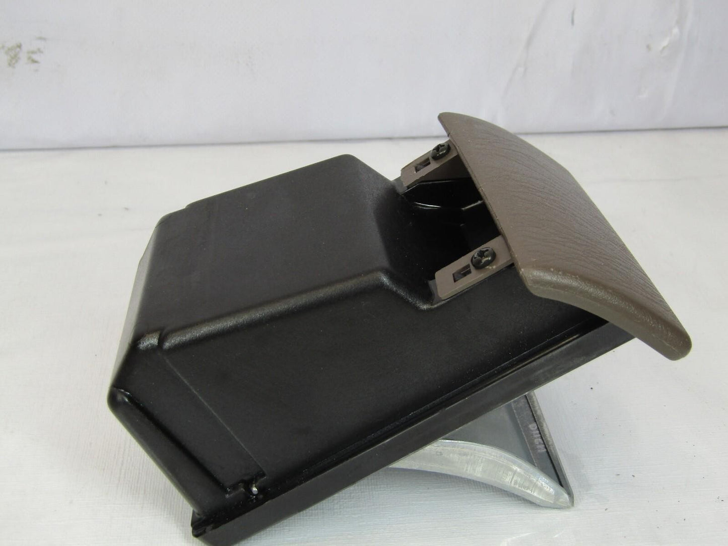 2001-2005 Toyota Sequoia Ash Tray Brown Non-Smoker OEM