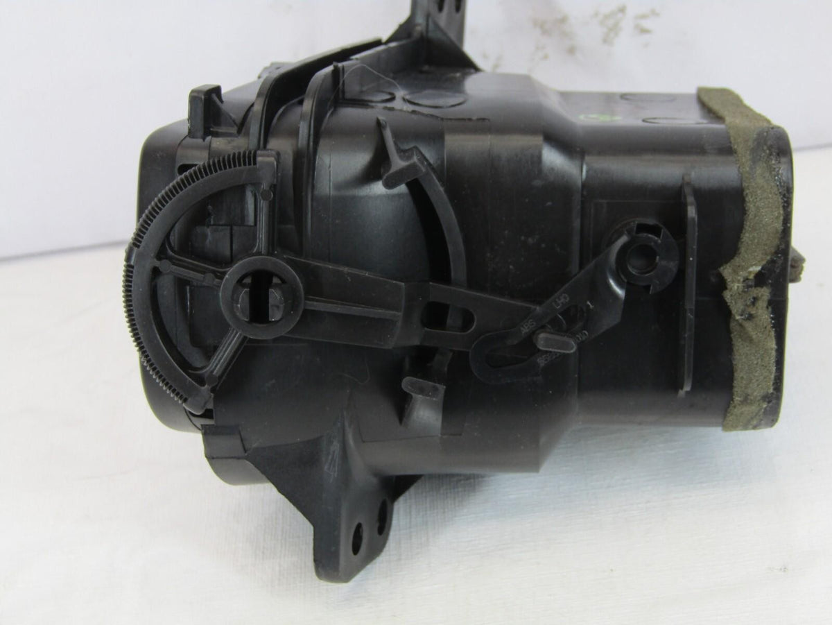2000-07 Toyota Sequoia Front Left Dash Outer AC Heater Air Vent OEM 55650-0C010