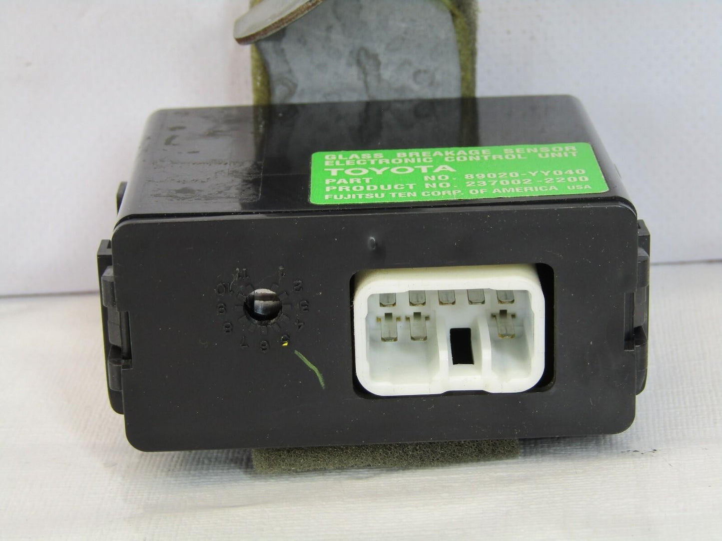 2001-2004 Toyota Sequoia Glass Breakage Sensor Module Unit Relay 89020-YY040 OEM