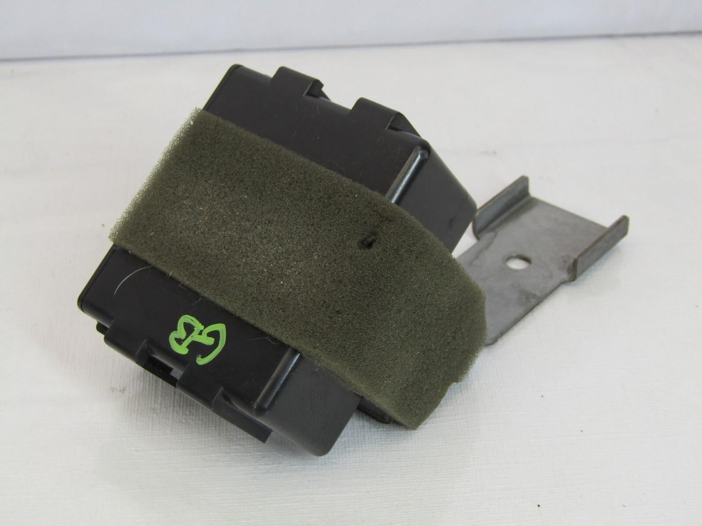 2001-2004 Toyota Sequoia Glass Breakage Sensor Module Unit Relay 89020-YY040 OEM