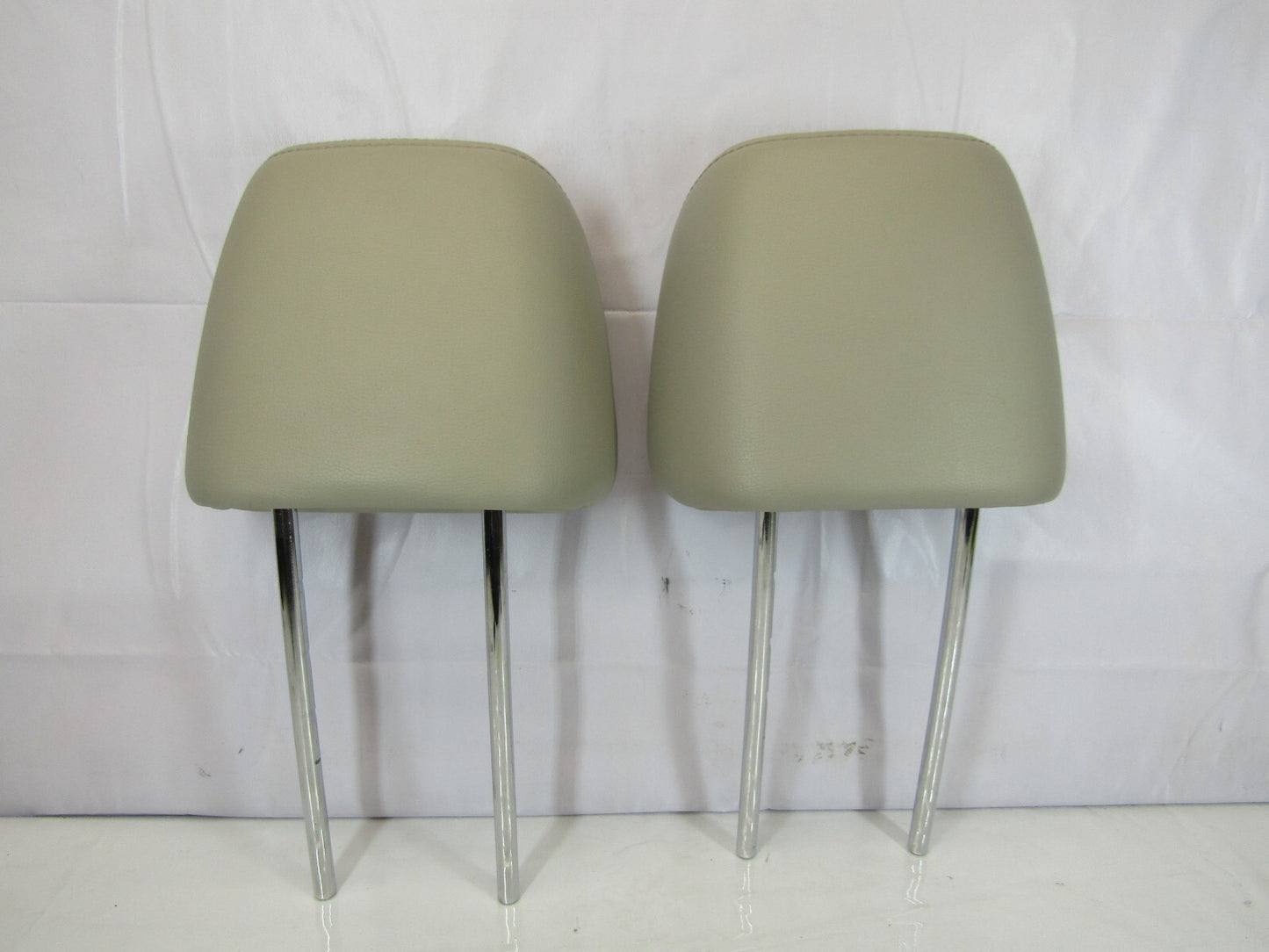 2010 Subaru Outback Front Head Rest Headrest Head Rest Set Of 2 Beige Leather OE