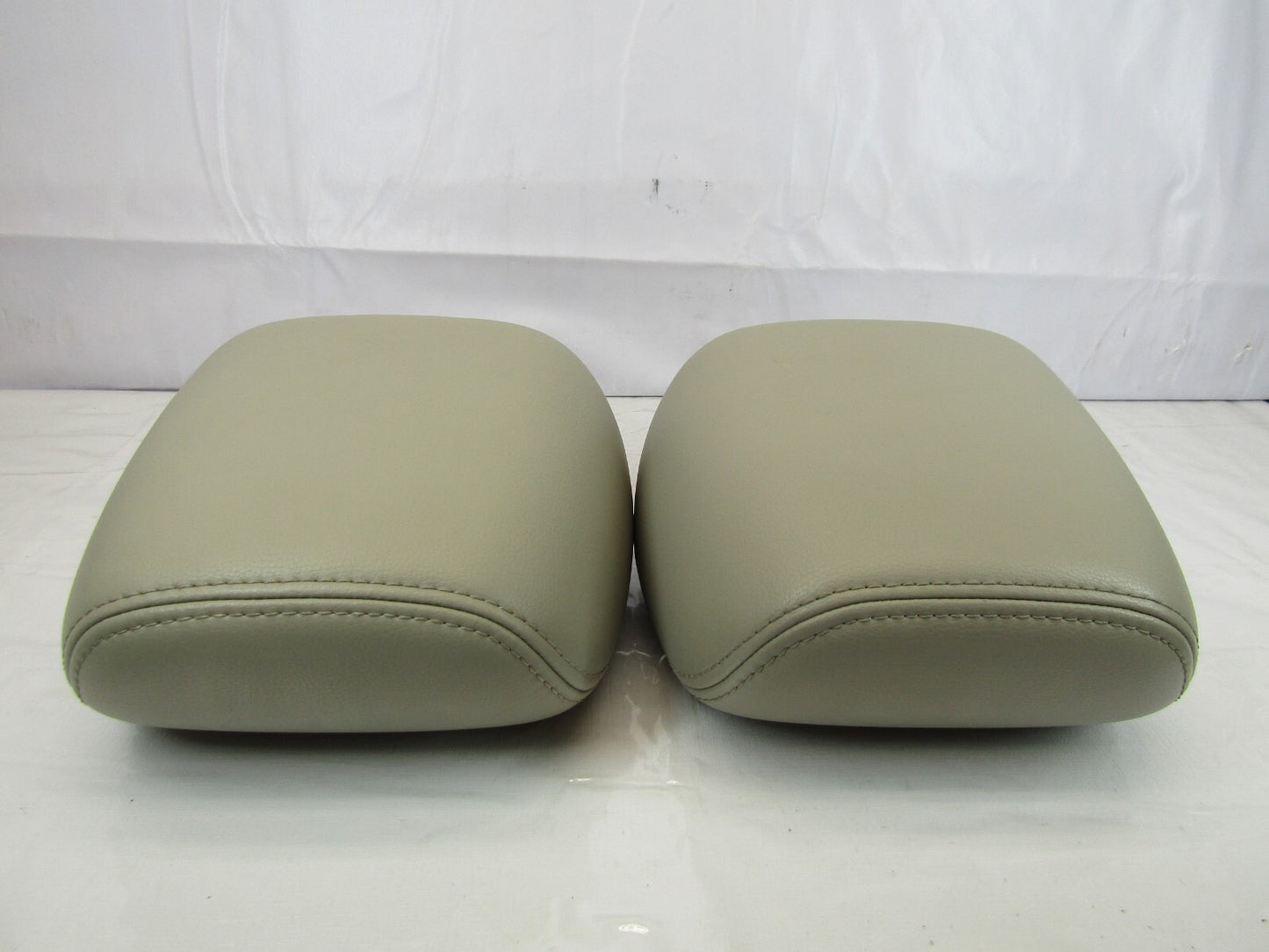2010 Subaru Outback Front Head Rest Headrest Head Rest Set Of 2 Beige Leather OE