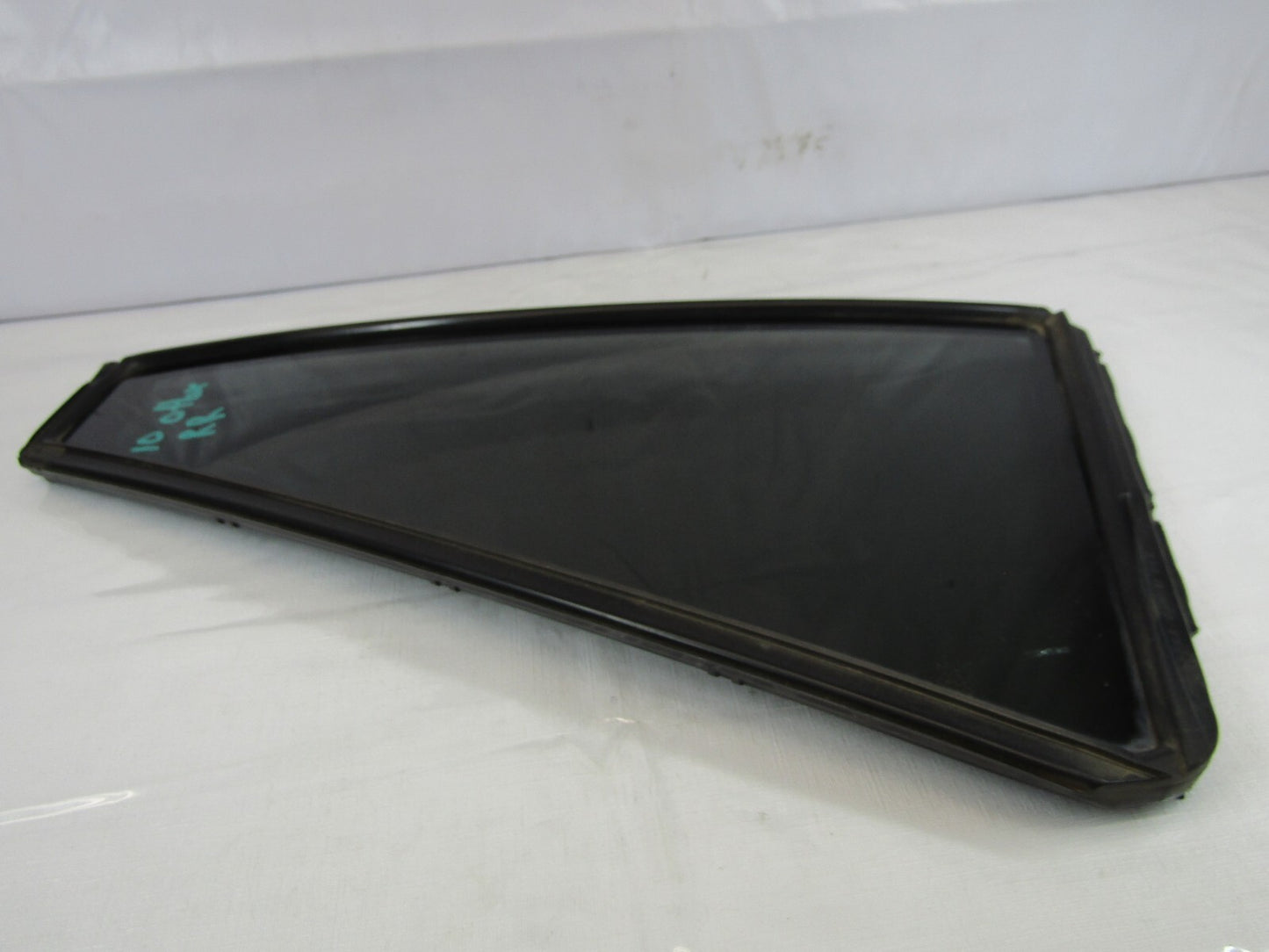 2010-2011 Subaru Outback Rear Right Door Quarter Window Partition Glass Tinted