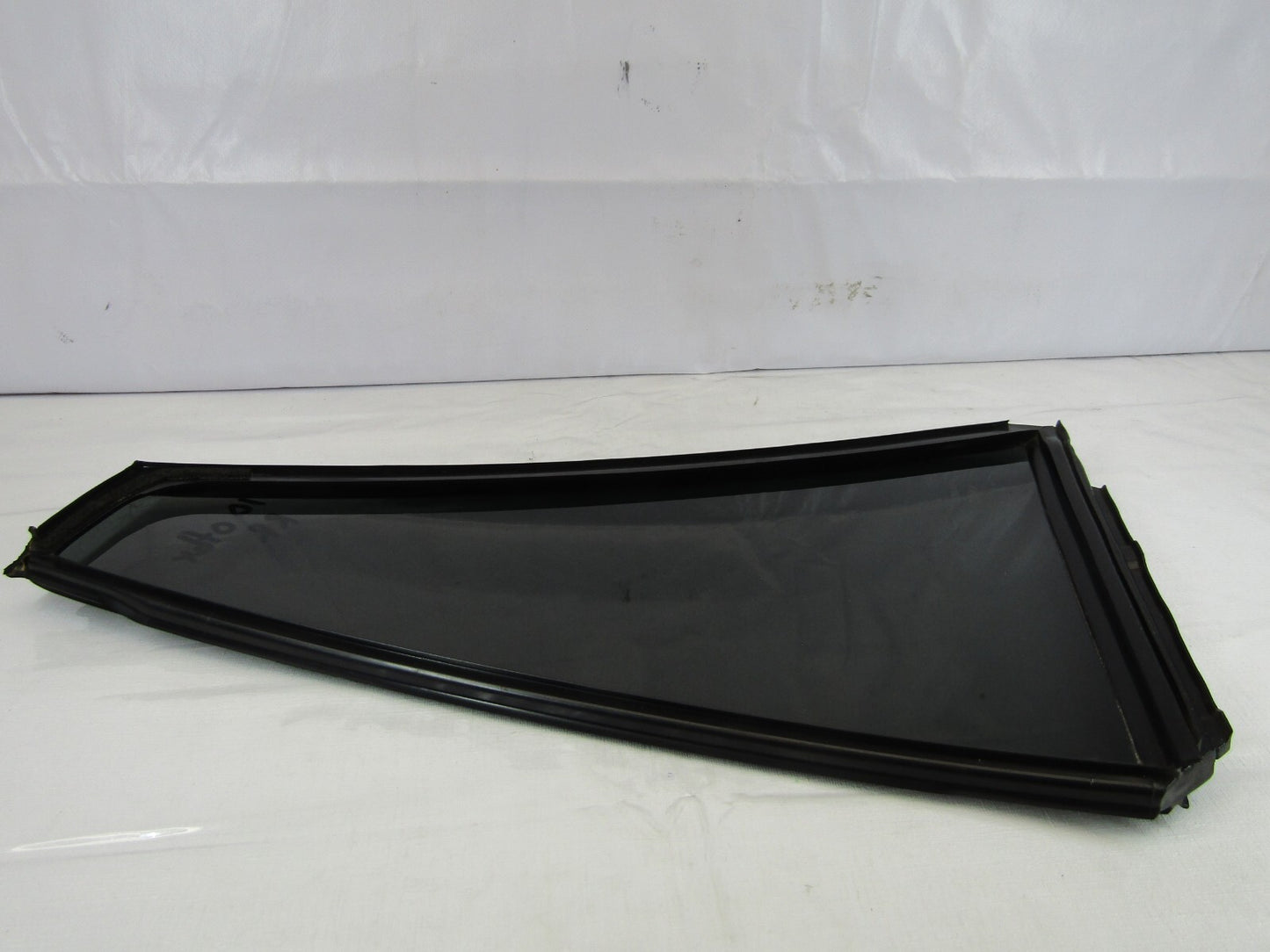 2010-2011 Subaru Outback Rear Right Door Quarter Window Partition Glass Tinted