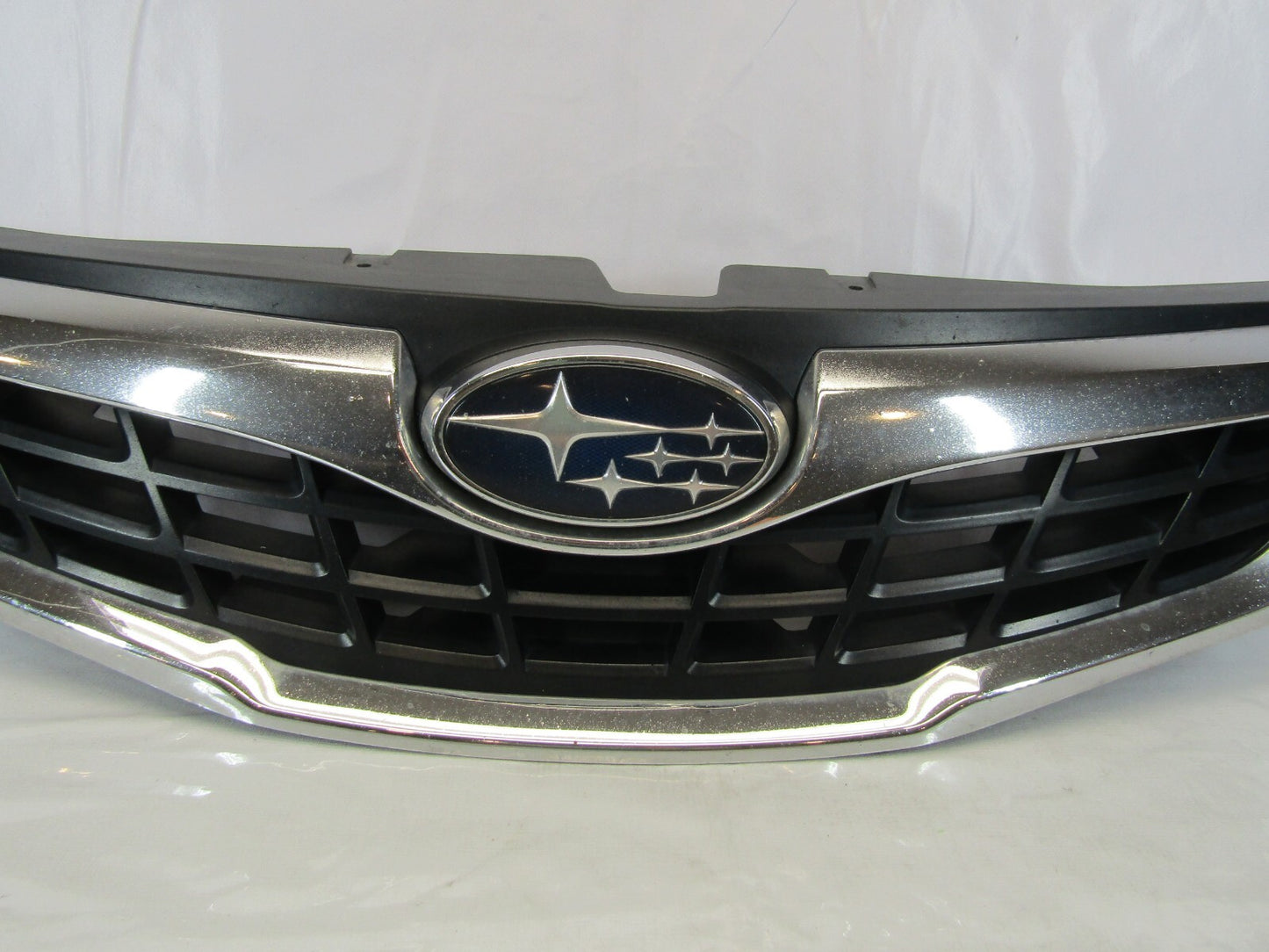2008 Subaru Impreza Front Chrome Grille Grill Emblem 91121FG001 OEM