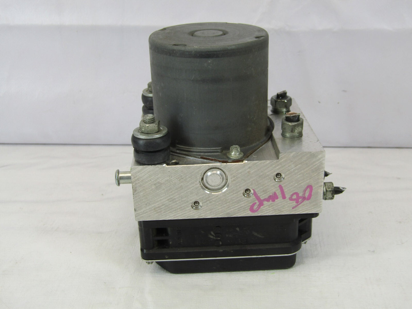 2008-2009 Subaru Impreza Manual Transmission ABS Anti-Lock Brake Pump OEM