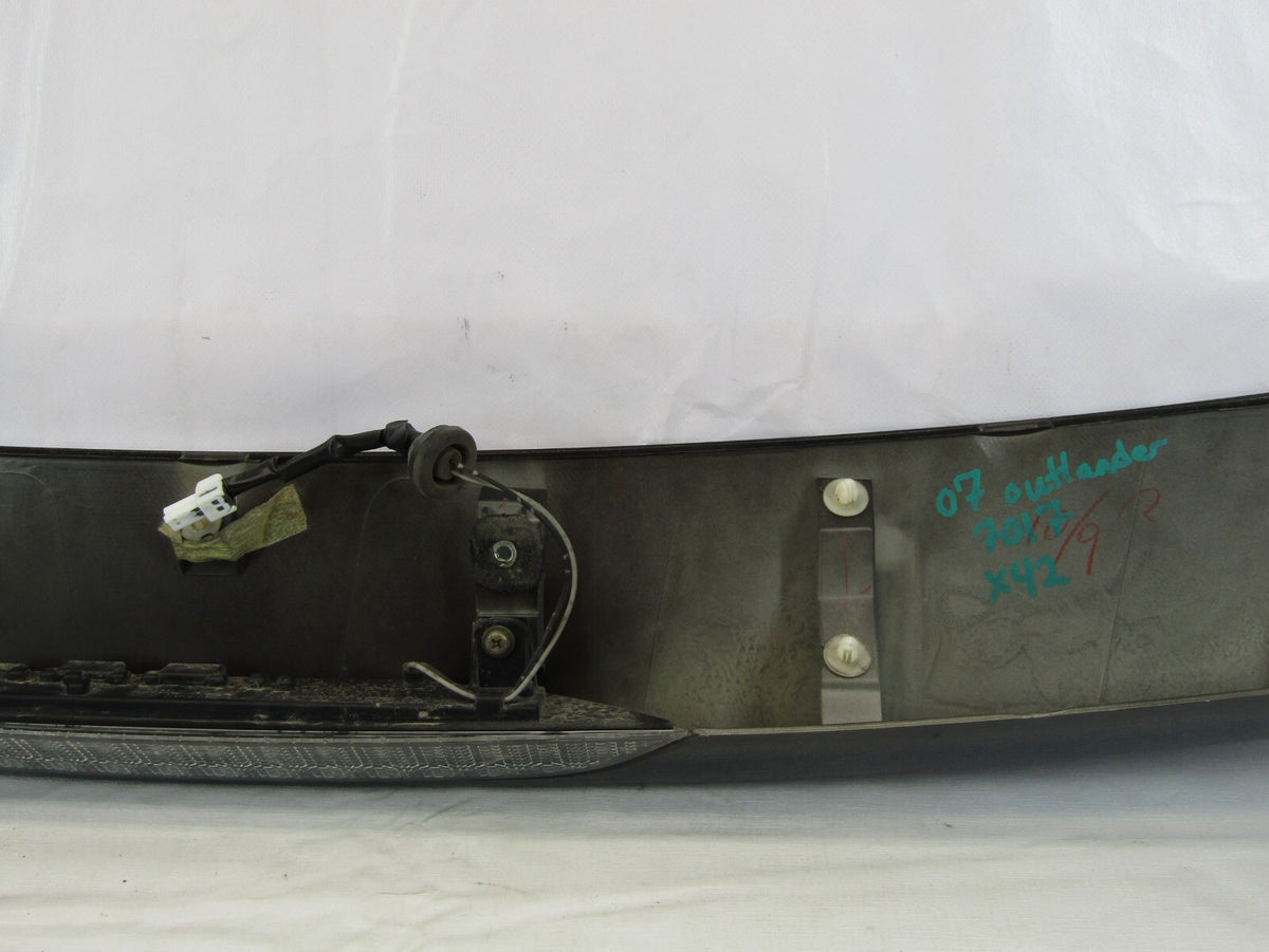2007-2013 Mitsubishi Outlander Third 3rd Brake Light Spoiler OEM 6515A012-01