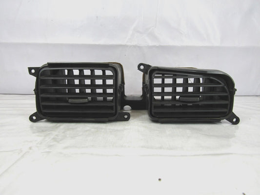 2000-2004 Subaru Outback Legacy A/C Center Heater Air Vent OEM