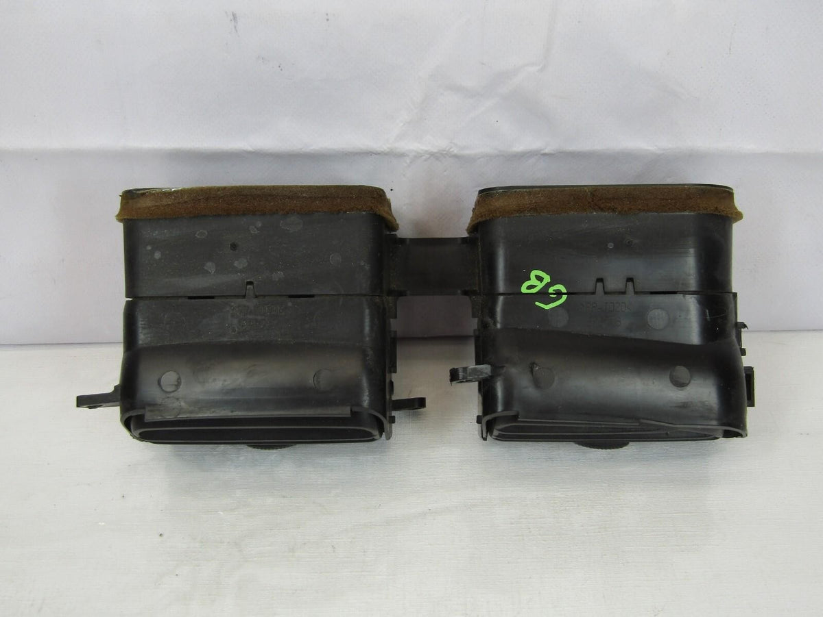 2000-2004 Subaru Outback Legacy A/C Center Heater Air Vent OEM 66110AE13A