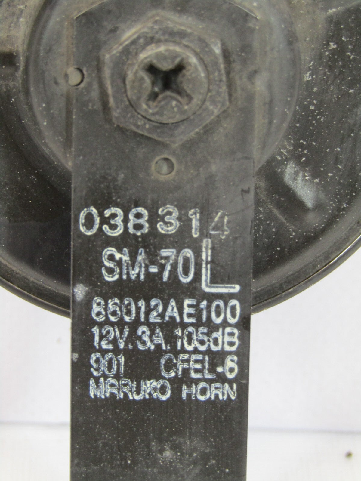 2000-2004 Subaru Legacy Outback Low Note Horn 86012AE100 OEM