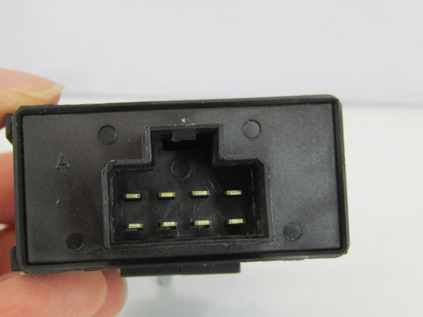 2000-2002 Subaru Legacy Outback Seat Belt Timer Warning Unit 88013AE00A OEM