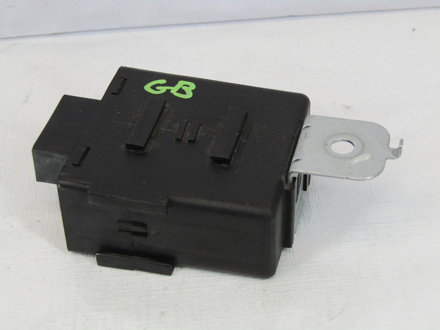 2000-2002 Subaru Legacy Outback Seat Belt Timer Warning Unit 88013AE00A OEM