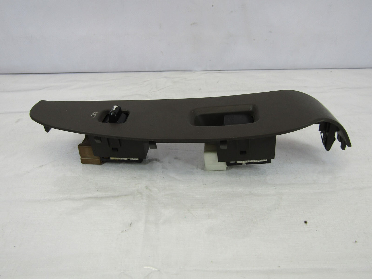 2000-2004 Subaru Legacy Outback Right Front Window Control Switch and Trim OEM