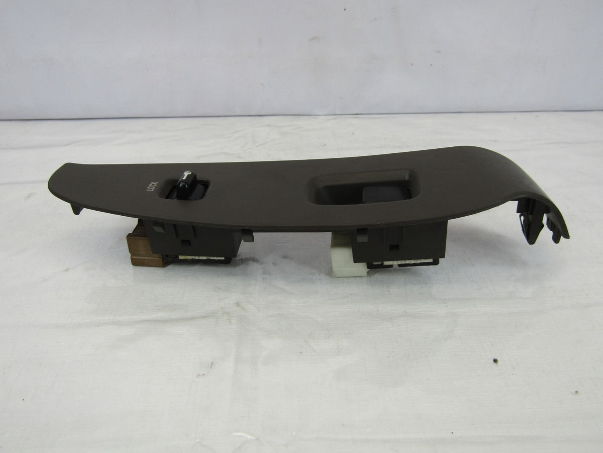 2000-2004 Subaru Legacy Outback Right Front Window Control Switch and Trim OEM