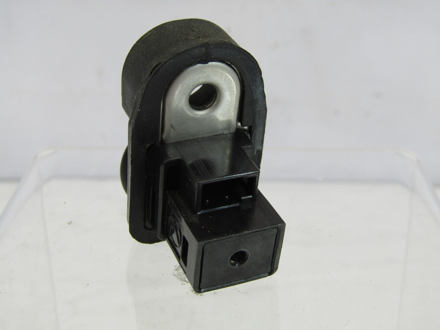 2000-2004 Subaru Legacy Outback Front Jamb Ajar Switch Sensor 83331AE01A OEM