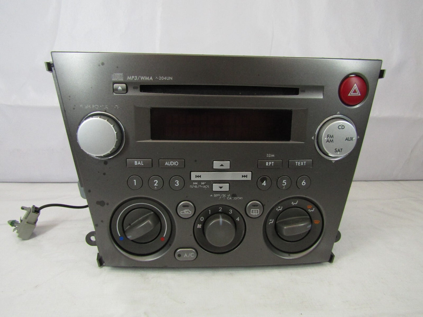 2007-2009 Subaru Legacy Outback Stereo Radio Climate Control 86201AG69B Bezel