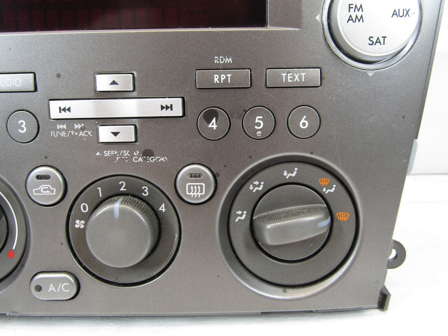 2007-2009 Subaru Legacy Outback Stereo Radio Climate Control 86201AG69B Bezel