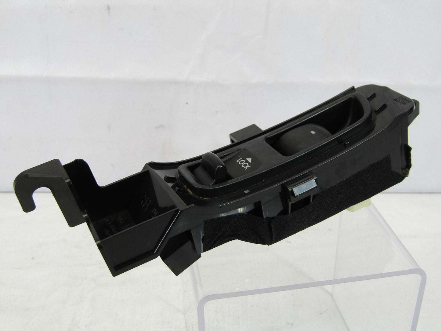 2008-2009 Subaru Outback Front Right Window Control Switch & Trim OEM