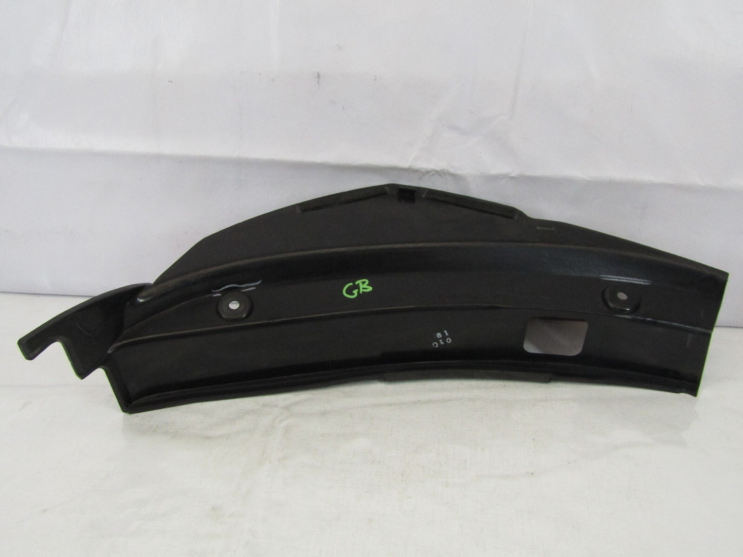 2005-2009 Subaru Outback Left Side Taillight Tail Light Lamp Cap Trim Cover OEM