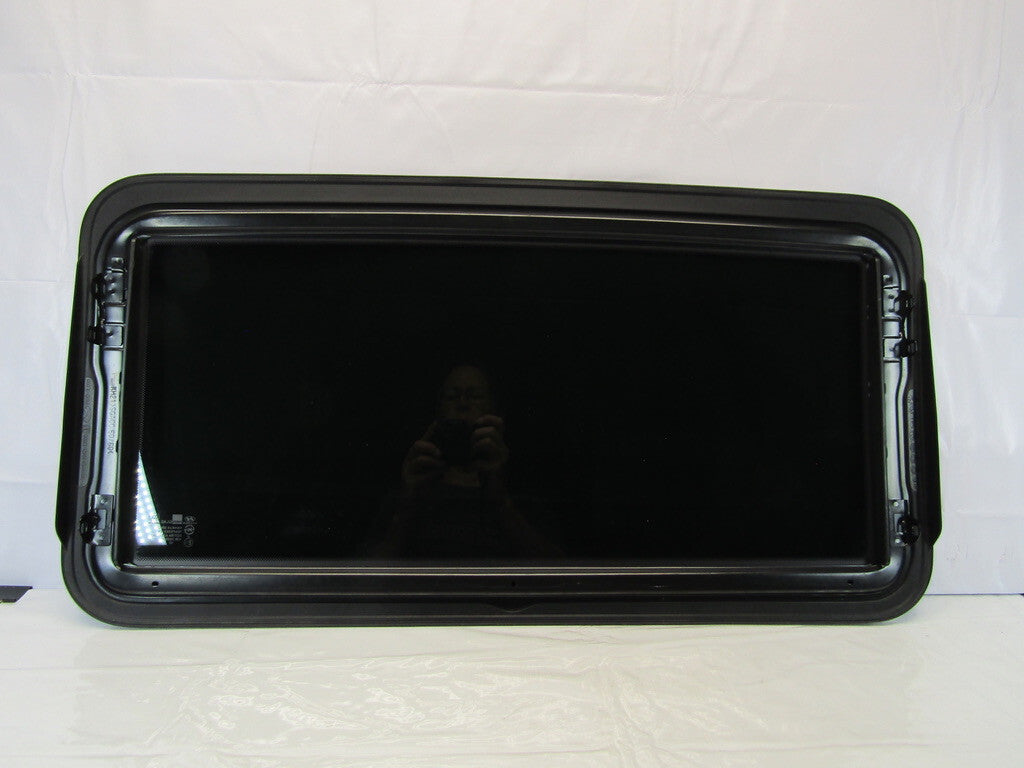 2006-2011 Hyundai Azera Sunroof Roof Glass Only Window 816103L000 OEM