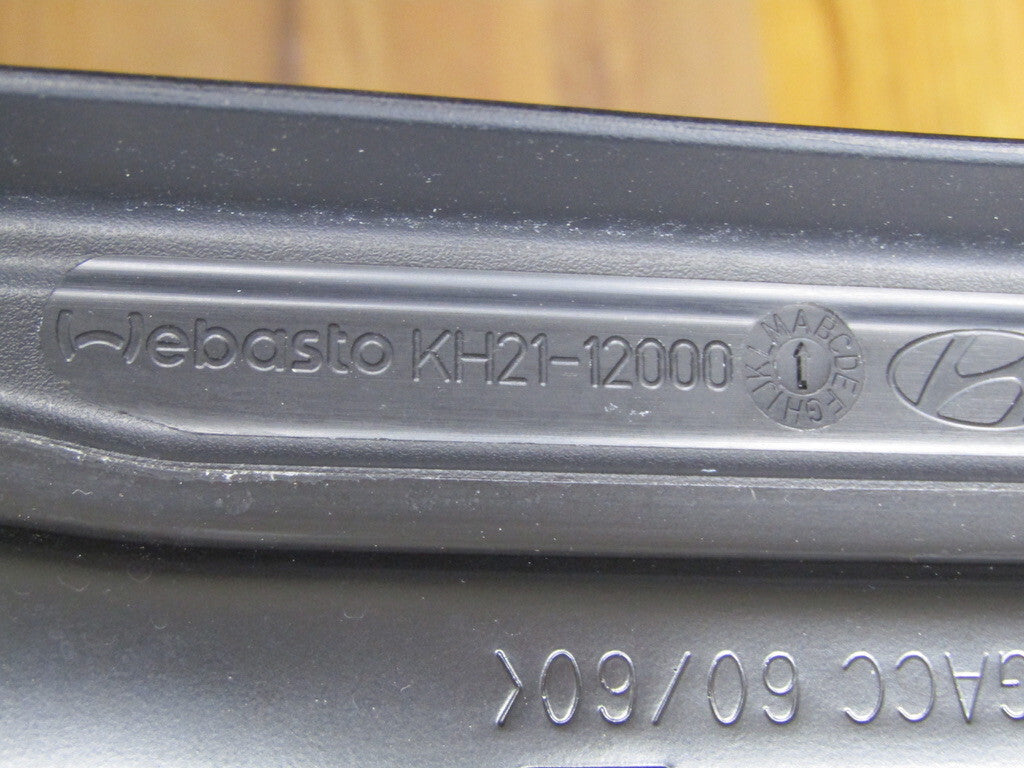 2006-2011 Hyundai Azera Sunroof Roof Glass Only Window 816103L000 OEM