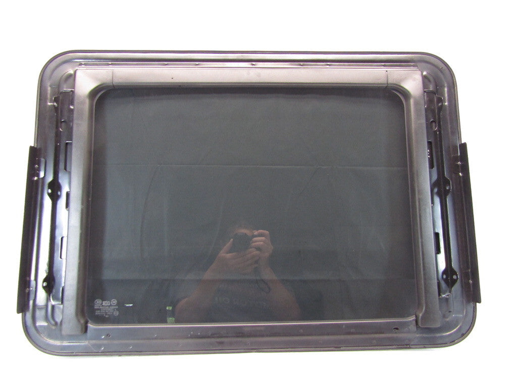 2001-2006 Hyundai Santa Fe Sunroof Sun Moon Roof Top Glass OEM 8161026001