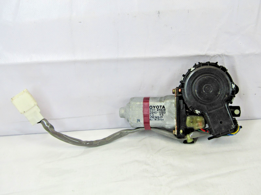 2001-2007 Toyota Sequoia Front Right Power Window Motor 85710-34030 OEM