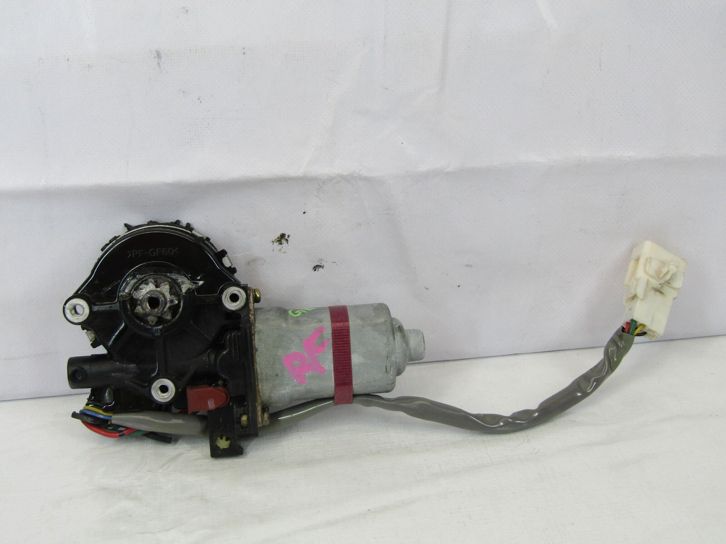 2001-2007 Toyota Sequoia Front Right Power Window Motor 85710-34030 OEM