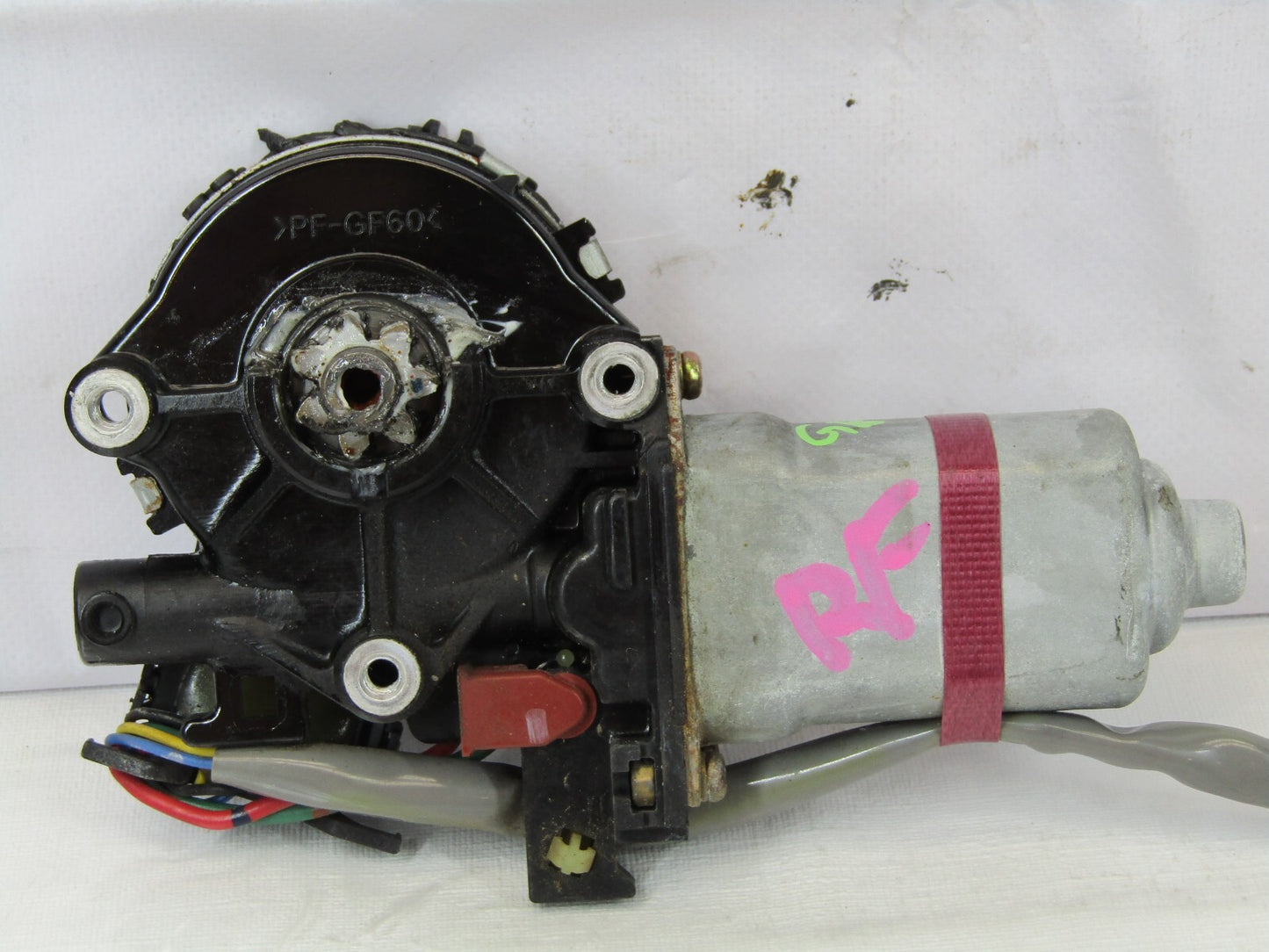 2001-2007 Toyota Sequoia Front Right Power Window Motor 85710-34030 OEM
