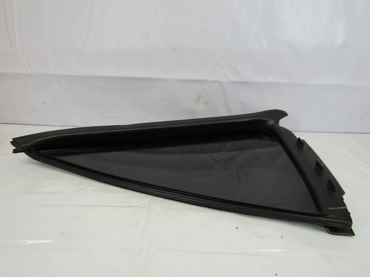 2001-2004 Toyota Sequoia Rear Right Vent Glass Quarter Window OEM 68188-0C010