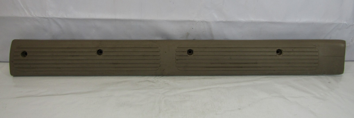 2001-2004 Toyota Sequoia Front Right Door Sill Scuff Plate Trim OEM 67913-0C030