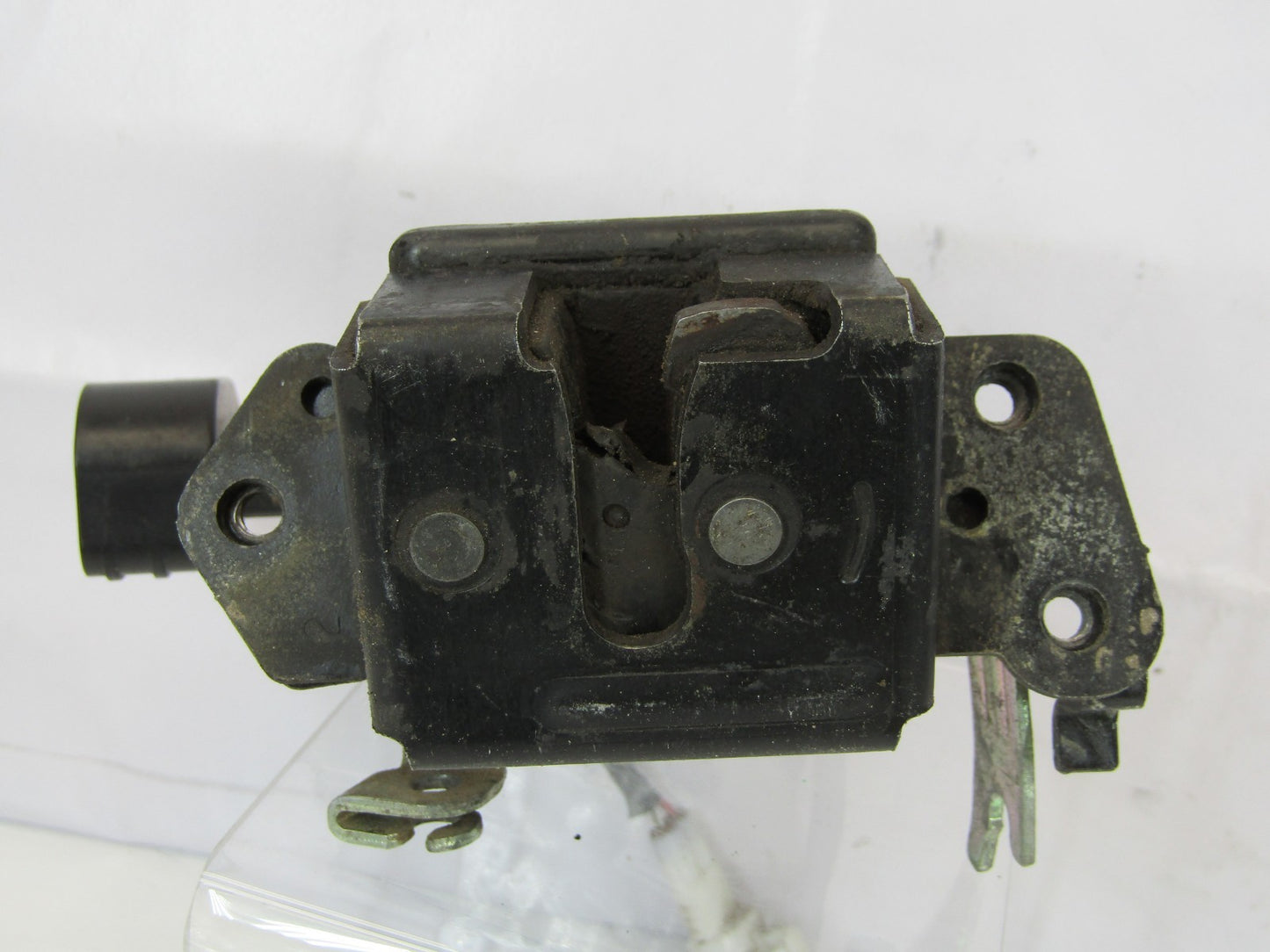 2001-2007 Toyota Sequoia Rear Liftgate Hatch Latch Release Lock Assembly OEM