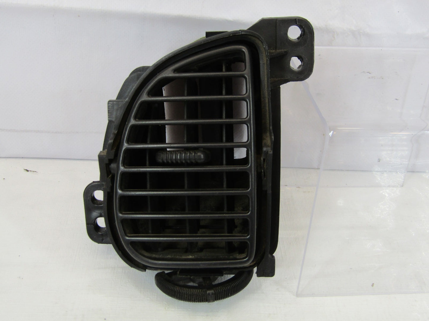 2001-2007 Toyota Sequoia Front Left Dash Outer AC Heater Air Vent 55650-0C010