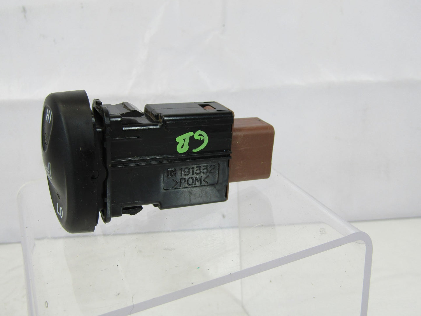 2001-2004 Toyota Sequoia Right Heated Seat Switch 84751-34010 OEM