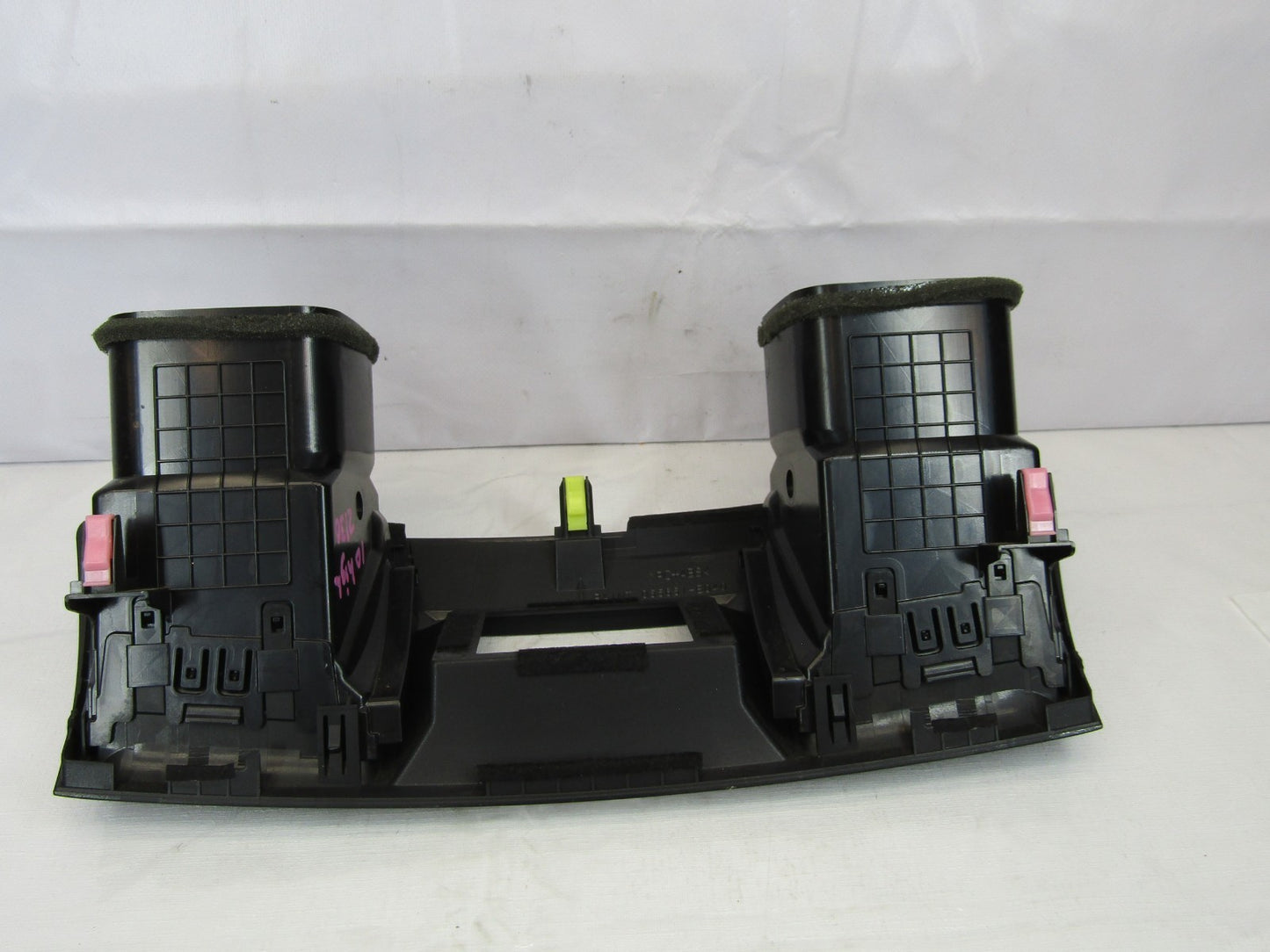 2008-2010 Toyota Highlander Center Vent Panel Trim 55670-48060-E0 OEM