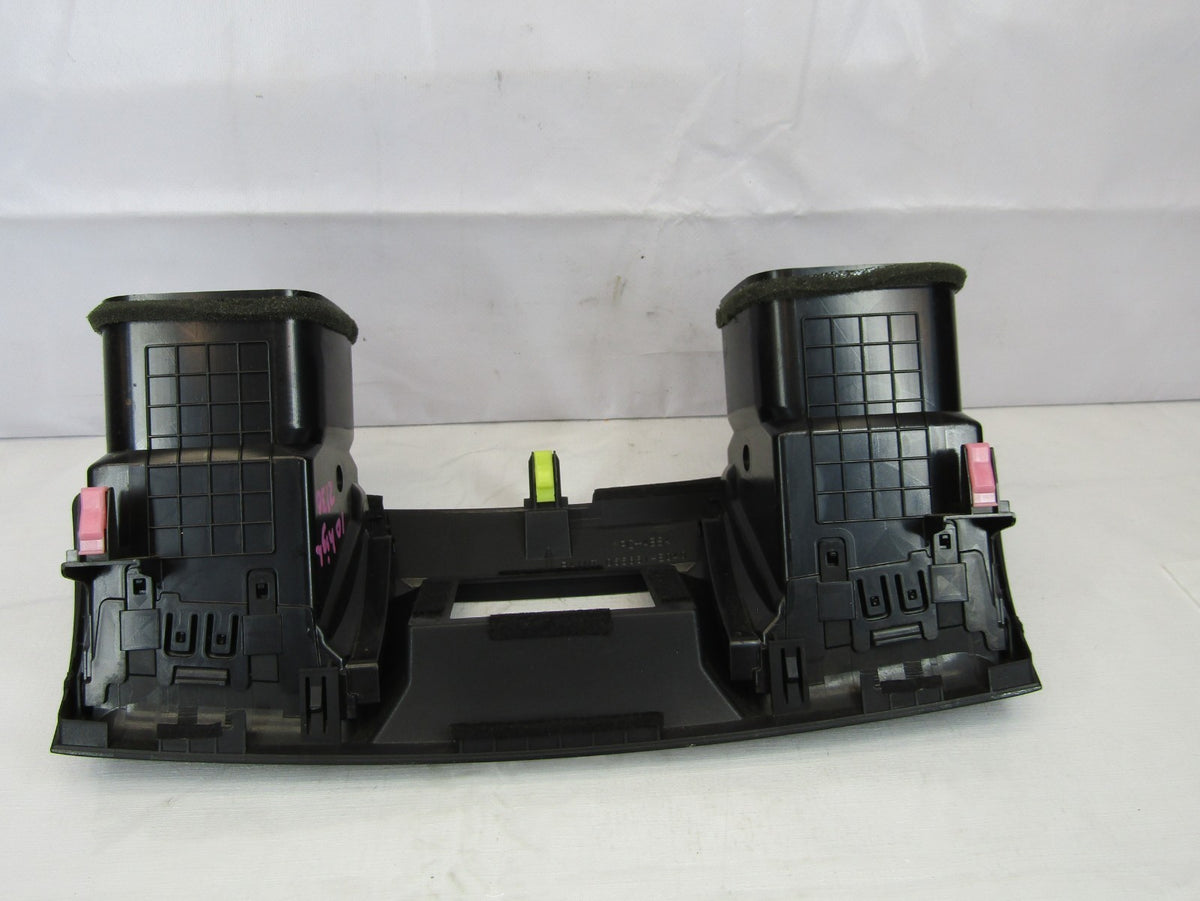 2008-2010 Toyota Highlander Center Vent Panel Trim OEM 55670-48060-E0