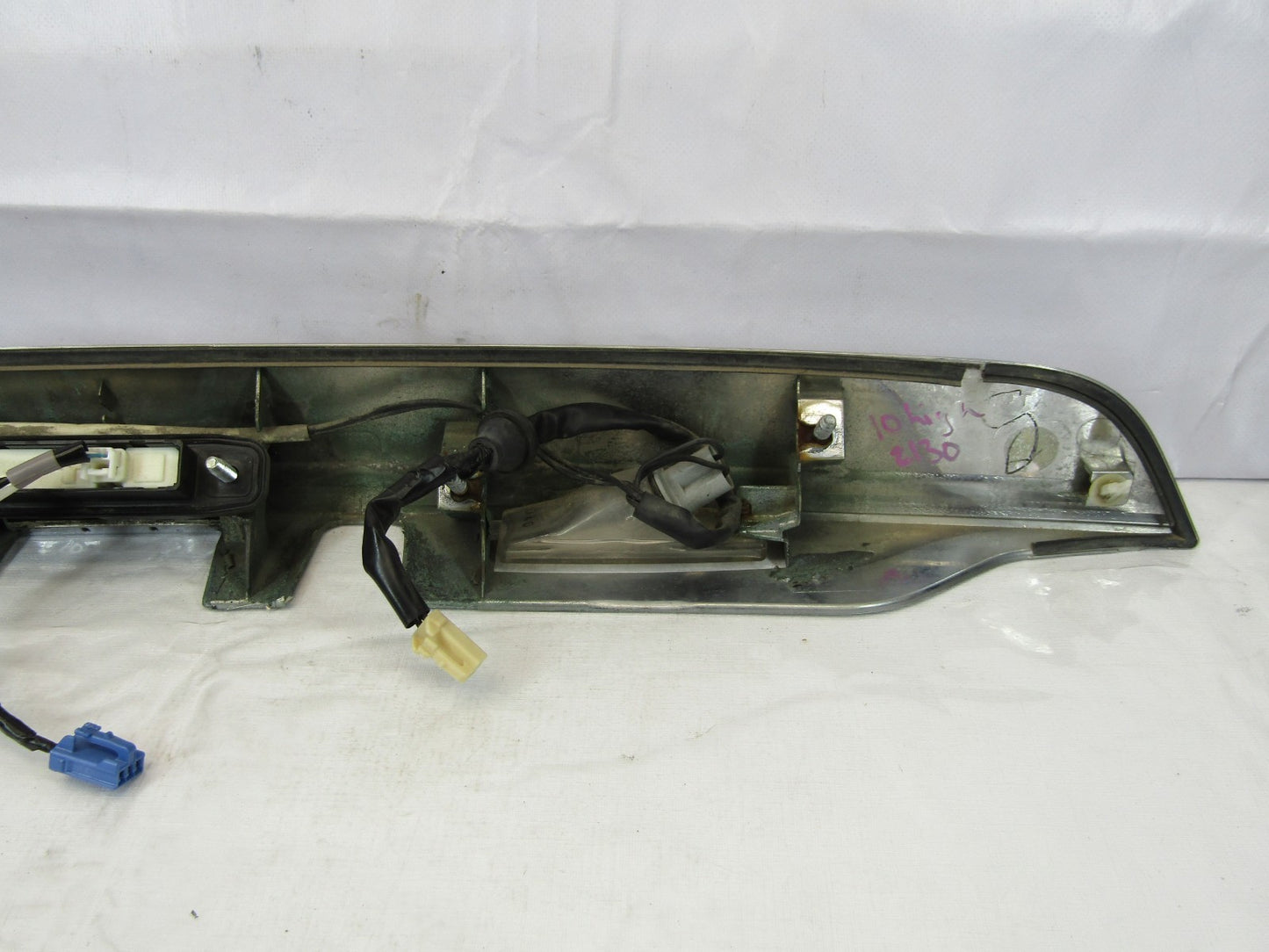 2009-2010 Toyota Highlander Rear Emblem Smart Lock 82184-48400 OEM