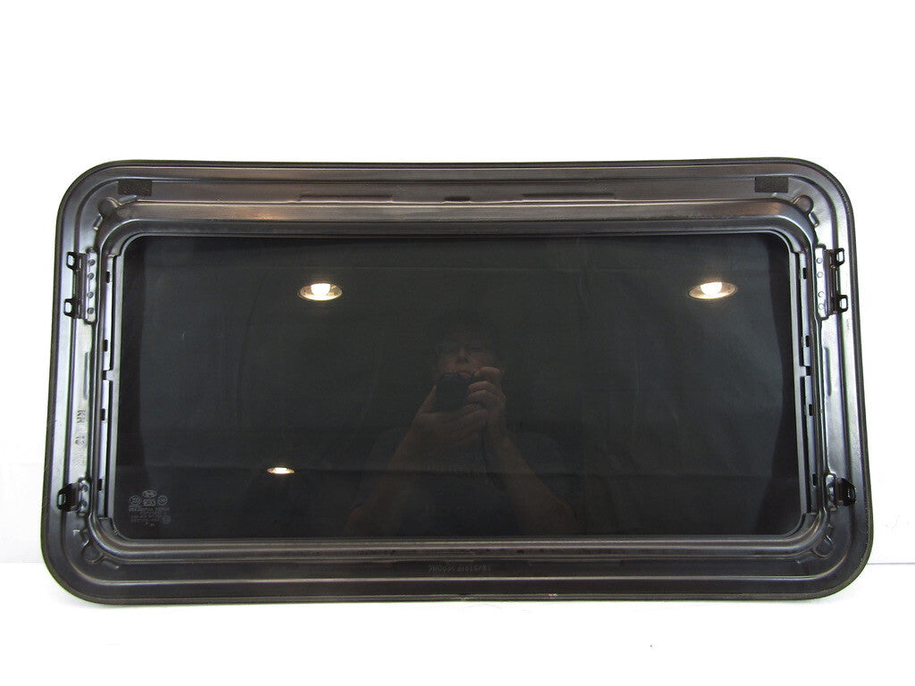 2005-2009 Hyundai Tucson Sunroof Roof Glass Window 816102E000 OEM