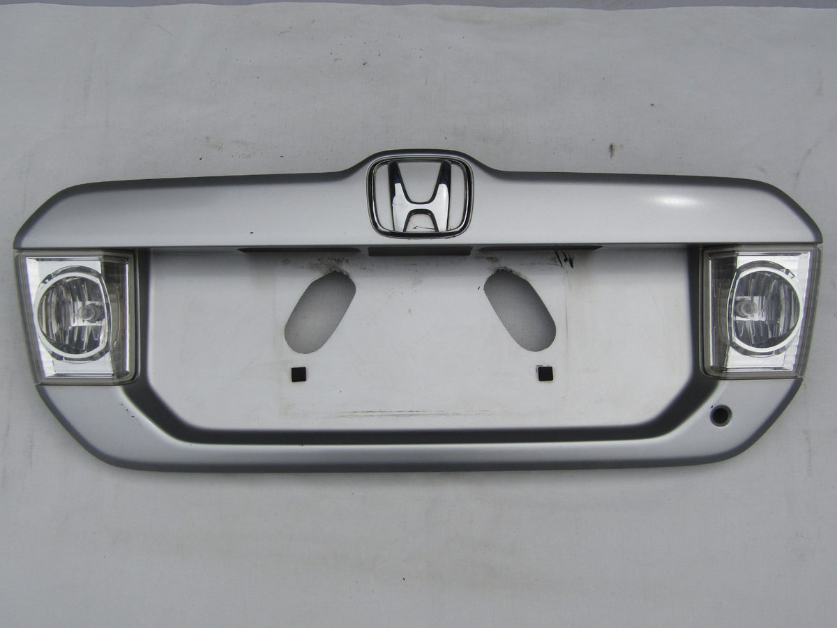 03-05 Honda Pilot License Plate Rear Panel Emblem Badge OEM 74890-S9VA-A000