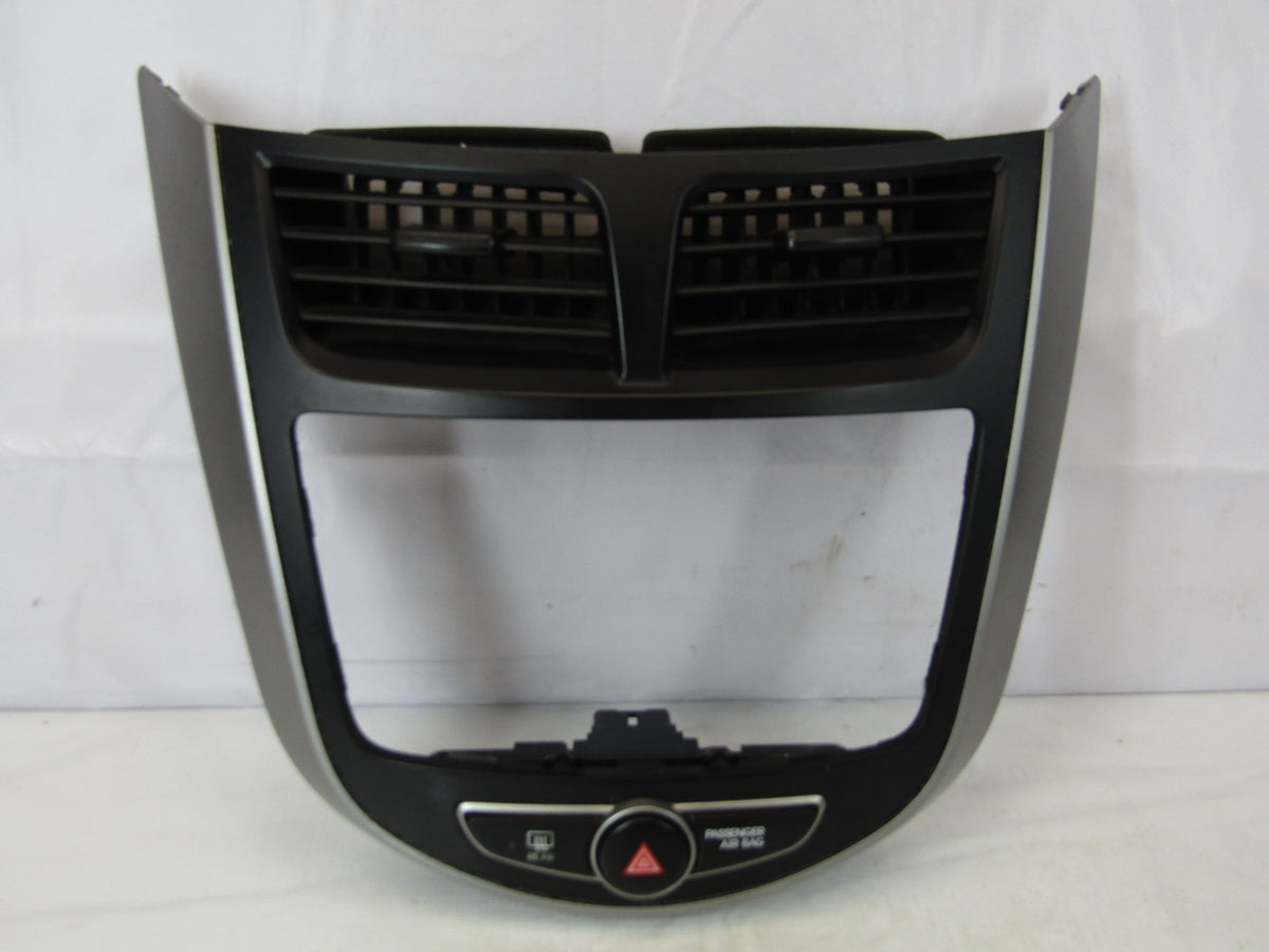 2015-2017 Hyundai Accent Temperature Climate Control with Bezel OEM 84740-1R100