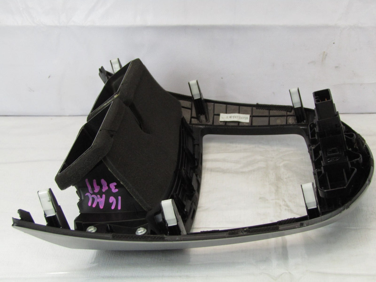 2015-2017 Hyundai Accent Temperature Climate Control with Bezel OEM 84740-1R100