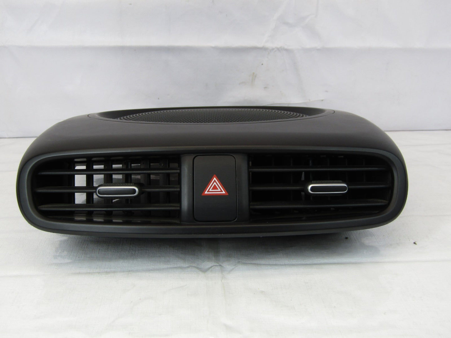 2014-2019 Kia Soul Center Dash AC Heat Vent Hazard Switch with Speaker Cover OEM