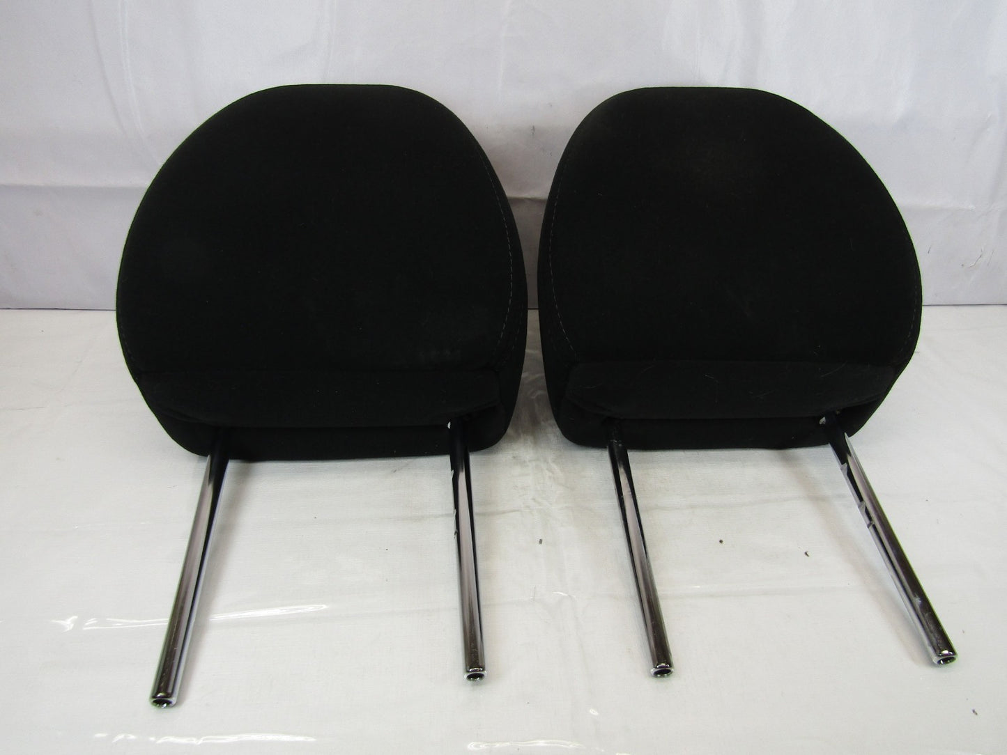 2009-2010 Subaru Impreza Front Seat Headrest Set Cloth Black 64061FG130JI OEM