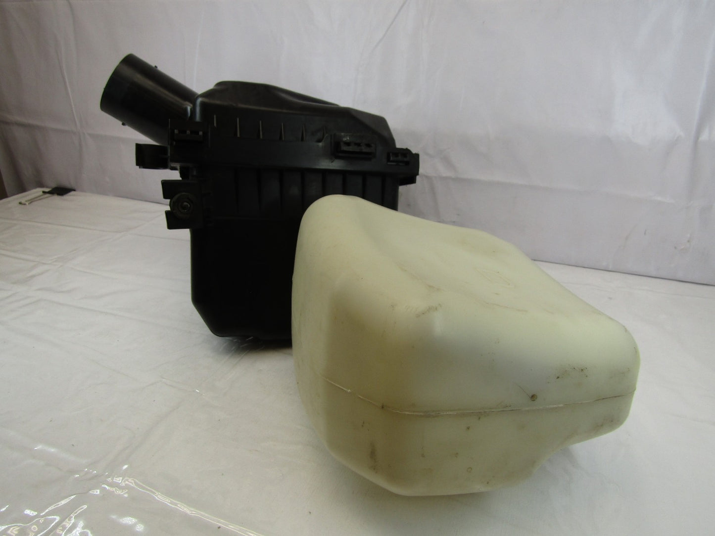 2008-2010 Subaru Impreza Air Filter Housing and Air Resonator A52AG07 OEM